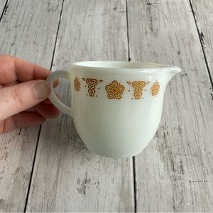 PREOWNED VINTAGE PYREX BRAND TABLEWARE BY CORELLE CREAMER BUTTERFLY GOLD